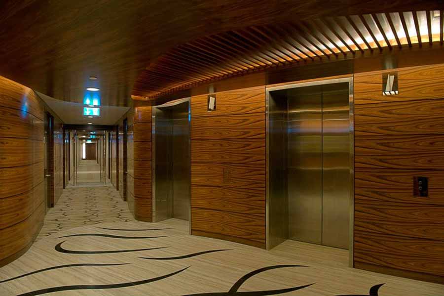 Лифтовой-холл-Бурж-Халифа