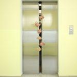 Якщо застряг у ліфті — що робити 5 кроків