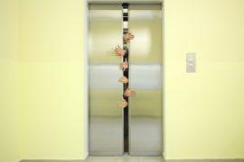 Якщо застряг у ліфті — що робити 5 кроків